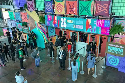 notícia: Feira do Livro e das Multivozes impulsiona artesanato e economia criativa