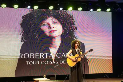 notícia: Show de Roberta Campos emociona público na 28ª Feira Pan-Amazônica do Livro e das Multivozes