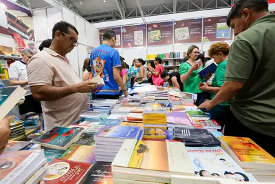 notícia: 29ª Feira Pan-Amazônica do Livro incentiva a leitura e movimenta a economia no Hangar