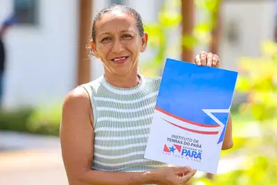 notícia: Estado entrega 245 títulos de terra e garante segurança jurídica a famílias de Santo Antônio do Tauá