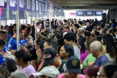 notícia: 'Por Todas Elas' garante entrega de mais de 1.300 óculos de grau a moradores do Jaderlândia, em Ananindeua