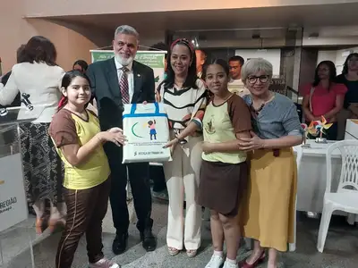 notícia: Alunos da Escola São Francisco, em Belém, ganham prêmio pela luta contra trabalho infantil