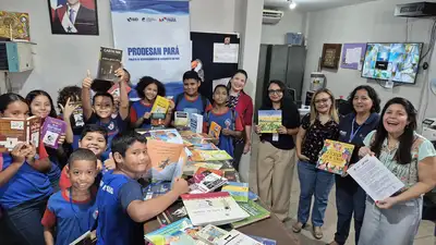notícia: Cosanpa distribui mais de 3 mil livros em escolas de Belém, Ananindeua e Marituba