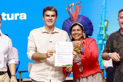 notícia: “Não somos só floresta, somos gente”, destaca Helder Barbalho durante assinatura do Inova Sociobio 2.0