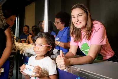 notícia: 'Por Todas Elas' garante a entrega de mais de 1.300 novos óculos de grau a moradores do bairro da Pedreira, em Belém