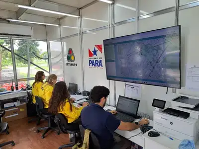 notícia: Detran instala Central de Controle Semafórico