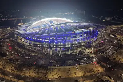 notícia: Mangueirão vive tarde histórica com quase 50 mil torcedores e acesso do Remo à Série A 