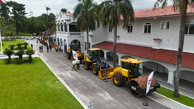 galeria: Agenda do Governo do Estado /  Entrega de maquinário para os Municípios do Estado