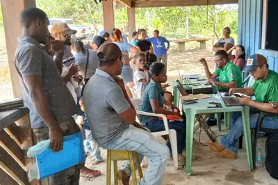 notícia: Em mutirão, Emater documenta assentados da reforma agrária em Senador José Porfírio 