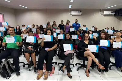 notícia: ParáPaz certifica 57 alunos em curso de Auxiliar Administrativo, em Belém