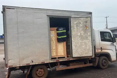 notícia: Sefa apreende 960 garrafas de bebidas e peças