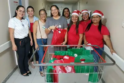 notícia: Hospital Jean Bitar faz ação voluntária e distribui kits de higiene a pacientes internados