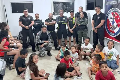 notícia: Base Fluvial Antônio Lemos promove sessão de cinema para crianças de Breves