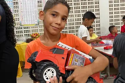 notícia: HGT participa do projeto “Padrinho Solidário” e leva alegria a alunos da rede municipal