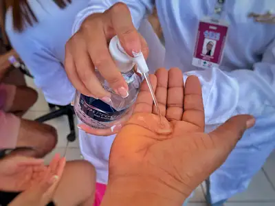 notícia: Período chuvoso aumenta riscos à saúde das crianças, alerta Hospital Abelardo Santos