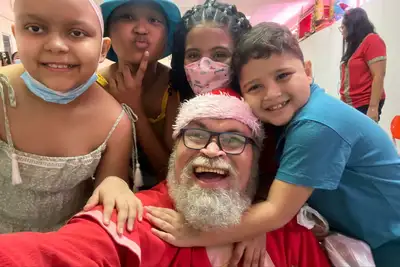 notícia: Cartinhas escritas por crianças são atendidas por colaboradores e voluntários de Hospital