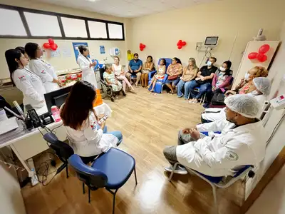 notícia: Tratamento em casa amplia qualidade de vida de pacientes renais do Hospital Abelardo Santos