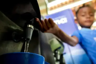 notícia: 'Água para Todos' fornece água potável a moradores das ilhas Grande e do Combu