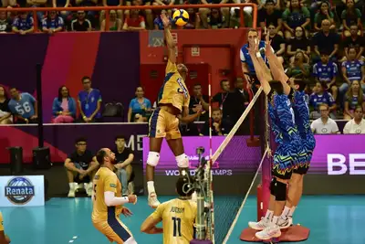 notícia: Torcida faz festa no Mangueirinho, mas Vôlei Renata é eliminado na semifinal do Mundial