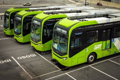 notícia: Governo recebe mais quatro ônibus elétricos para a frota do BRT Metropolitano