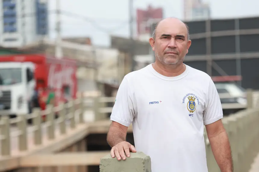 Luiz Freitas, cineasta <div class='credito_fotos'>Foto: Marcelo Lelis / Ag. Pará &nbsp;&nbsp;|&nbsp;&nbsp; <a href='/midias/2026/originais/20260107105541-GF00026012-F00482334.jpg' download><i class='fa-solid fa-download'></i> Download</a></div>