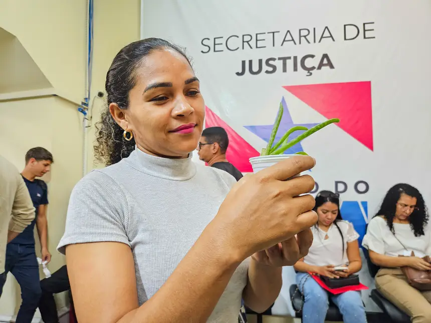 Rubiane Campos aproveitou a ação na Seju para conseguir uma muda de babosa