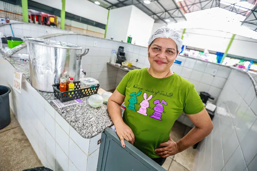 Hérica Rodrigues Rodrigues, Feirante <div class='credito_fotos'>Foto: Marcelo Lelis / Ag. Pará &nbsp;&nbsp;|&nbsp;&nbsp; <a href='/midias/2026/originais/20260122104444-GF00026113-F00486215.jpg' download><i class='fa-solid fa-download'></i> Download</a></div>