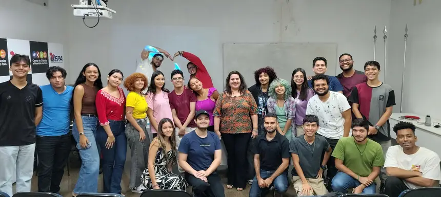 Formação sobre Astroquímica, com a professora da Uepa e responsável pela área da Química do CCPPA, Vania Lobo.