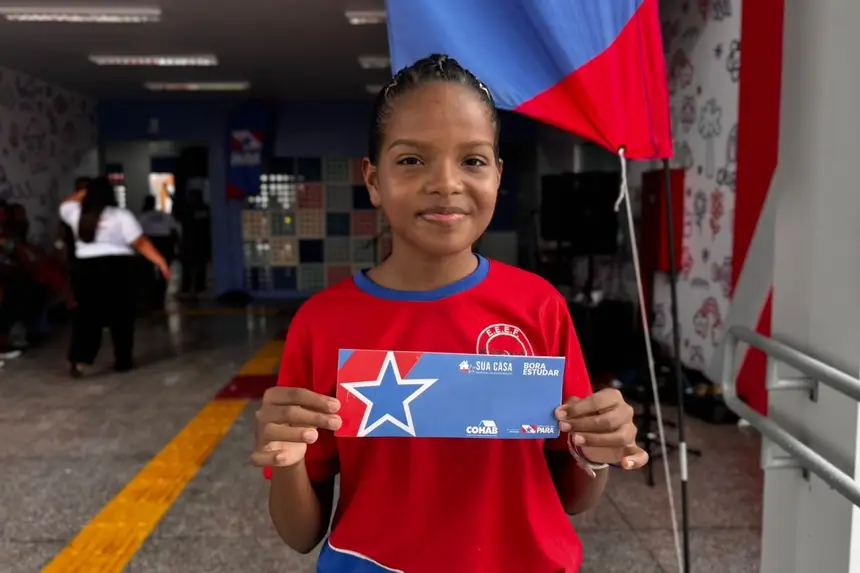 A estudante Rayanne Pereira, 13 anos, destaque da Escola Ester Nunes Bibas, em Vigia de Nazaré.
