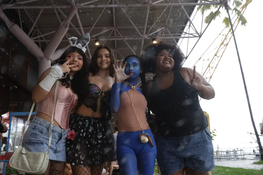 Fernanda, Yasmin, Anabelle e Louise <div class='credito_fotos'>Foto: Pedro Guerreiro / Ag. Pará &nbsp;&nbsp;|&nbsp;&nbsp; <a href='/midias/2026/originais/20260217203435-GF00026302-F00491561.jpg' download><i class='fa-solid fa-download'></i> Download</a></div>