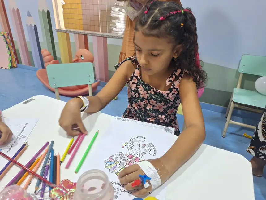 A pequena usuária Giovanna Sousa aprovou a programação do HGT