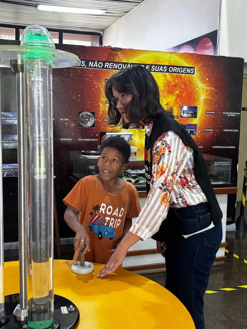 O Centro de Ciências contempla as áreas de Astronomia, Matemática, Química, Física e Biologia.