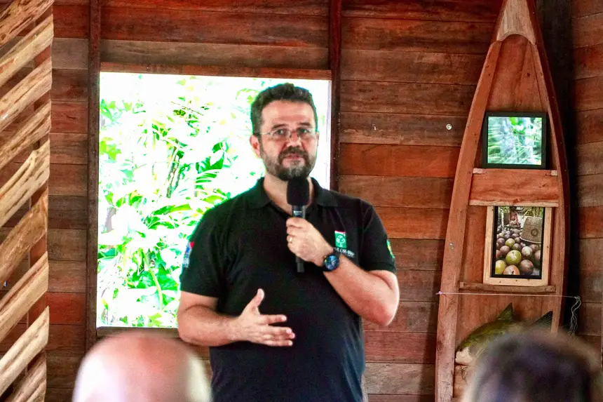 Júlio Meyer - gerente da Região Administrativa de Belém (responsável pela APA Combu) <div class='credito_fotos'>Foto: Edivaldo Sodré / Ag. Pará &nbsp;&nbsp;|&nbsp;&nbsp; <a href='/midias/2026/originais/20260225142702-GF00026350-F00493150.jpg' download><i class='fa-solid fa-download'></i> Download</a></div>