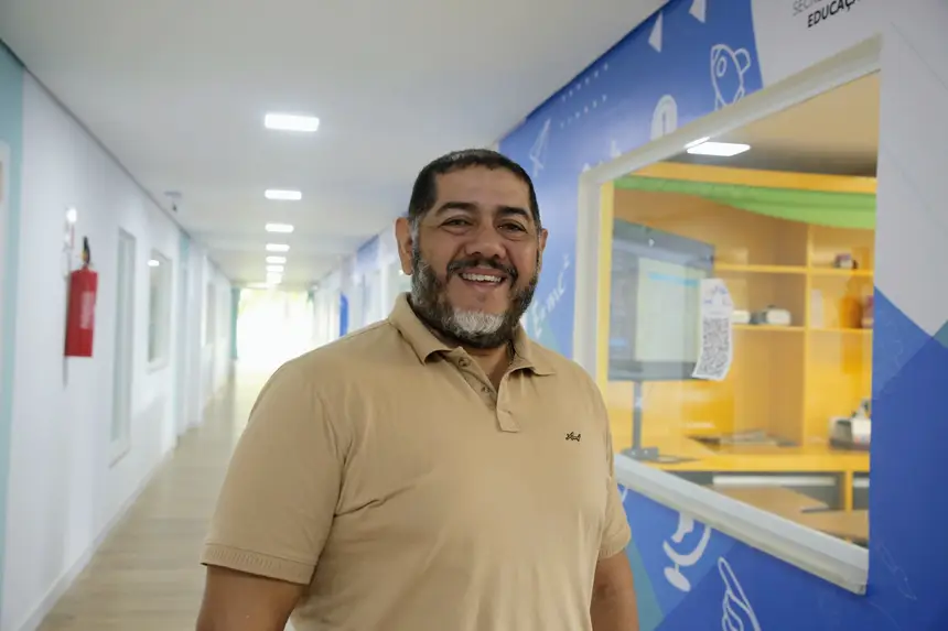 O professor Carlos Miranda, formador de tecnologia da DRE Belém 5,