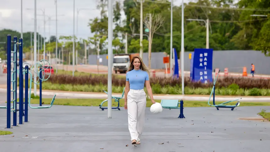 Naira Carvalho, arquiteta SEOP <div class='credito_fotos'>Foto: Bruno Cruz / Ag. Pará &nbsp;&nbsp;|&nbsp;&nbsp; <a href='/midias/2026/originais/20260304121033-GF00026417-F00495165.jpg' download><i class='fa-solid fa-download'></i> Download</a></div>