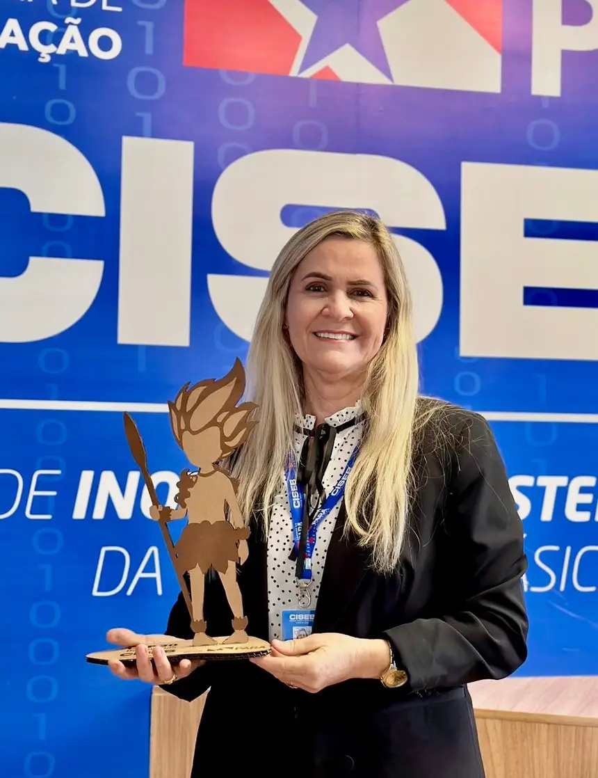 professora Ayvania Pinto