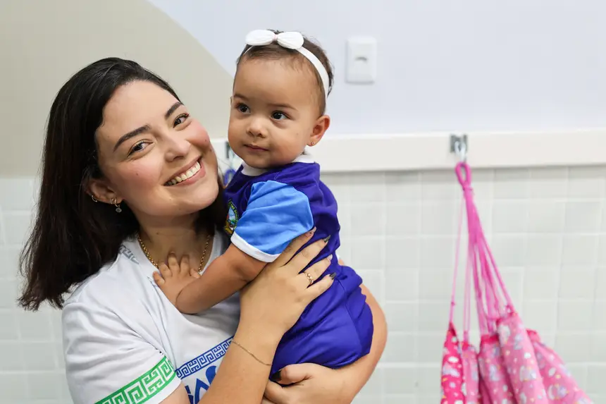 Karen Miranda e sua bebê