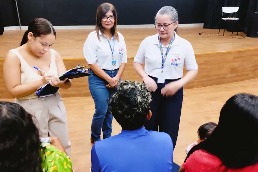 Migrantes receberam orientações sobre regularização migratória