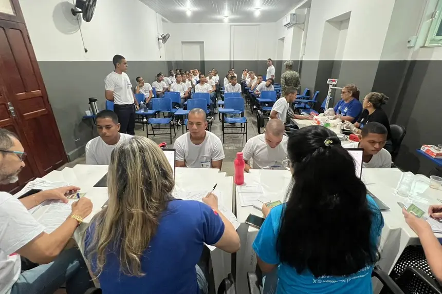 Mais de 180 voluntários participaram da campanha de doação de sangue em parceria com a Marinha