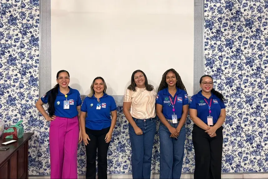 Equipe da Comissão de Sustentabilidade do HGT e coordenação pedagógica durante ação educativa com estudantes da rede pública