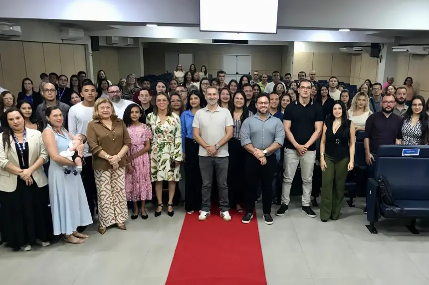 Os novos servidores da Sespa e secretários reunidos durante a solenidade de posse 