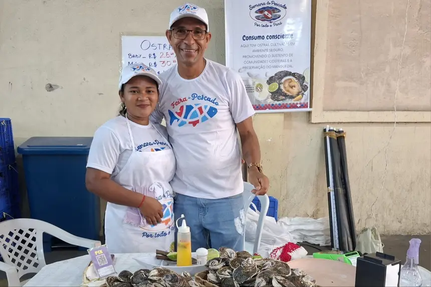 Milene Bentes além de vender ostras também complementa a renda com artesanato sustentável