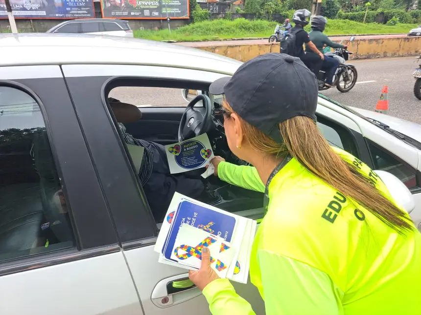 Motoistas tiveram uma manhã de orientação e aprendizado sobre como respeitar os autistas no trânsito 