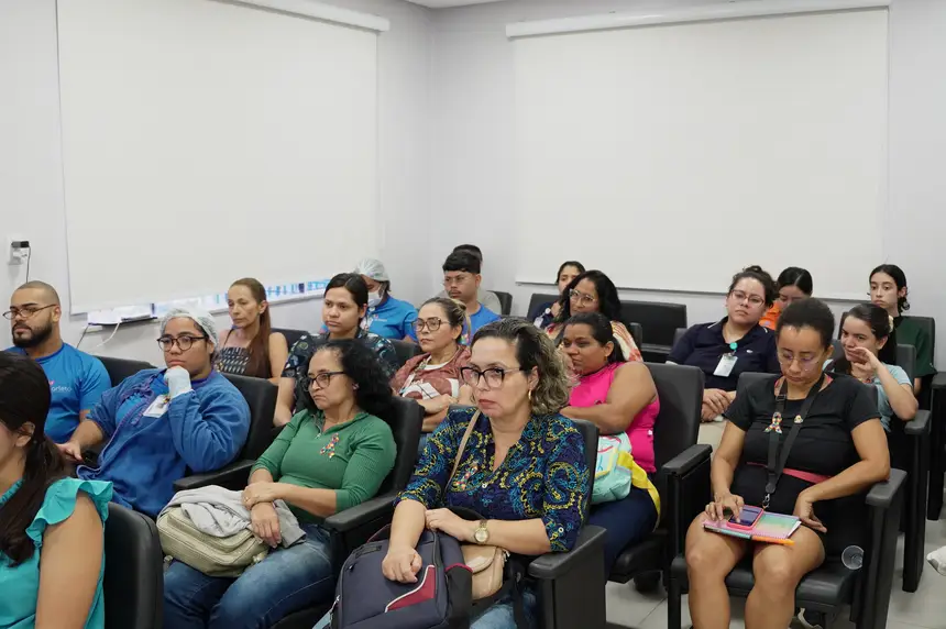 Público na Roda de Conversa - Cetea