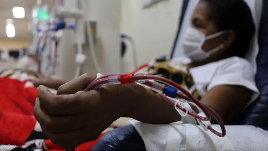 Foto: Divulgação Sessão de hemodiálise no Abelardo Santos, serviço que cresceu quase 30% após modernização e novo turno