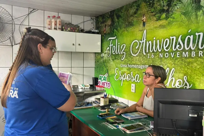Foto: Ascom/HGT Andando pelos estabelecimentos da cidade, a equipe dialogou com trabalhadores e consumidores sobre cuidados no preparo do açaí