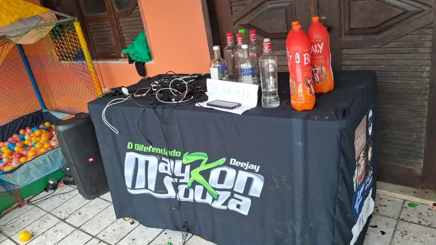 Fiscalização conjunta da Demapa e DPA no distrito de Mosqueiro, em Belém,  por pertubação do sossego