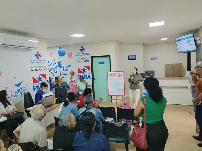 Projeto “Saúde em Foco” transformou a recepção do hospital em um espaço de aprendizado e conscientização sobre os cuidados com a saúde do coração.