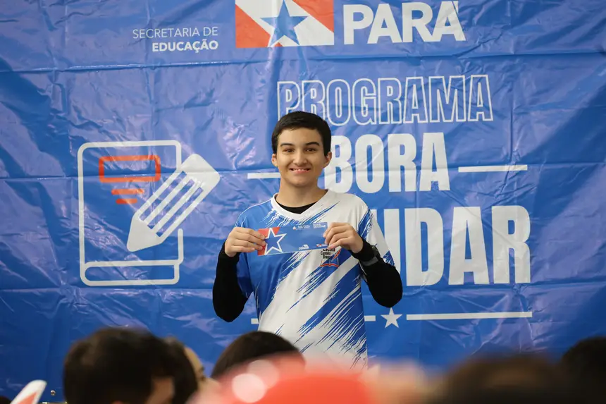Estudante da Escola Castelo Branco do cheque Bora Estudar - Luiz Gabriel Ferreira, 15 anos