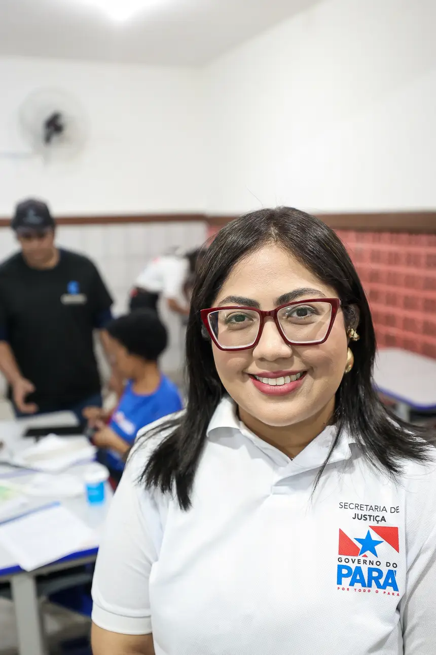 Natália Matos, coordenadora do mutirão <div class='credito_fotos'>Foto: Bruno Cecim / Ag. Pará &nbsp;&nbsp;|&nbsp;&nbsp; <a href='/midias/2026/originais/20260428194218-GF00026968-F00516184.jpg' download><i class='fa-solid fa-download'></i> Download</a></div>